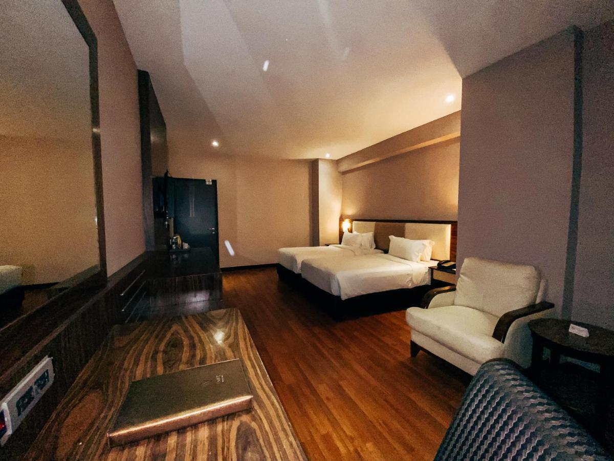 Vouk Hotel Suites, Penang George Town Eksteriør bilde