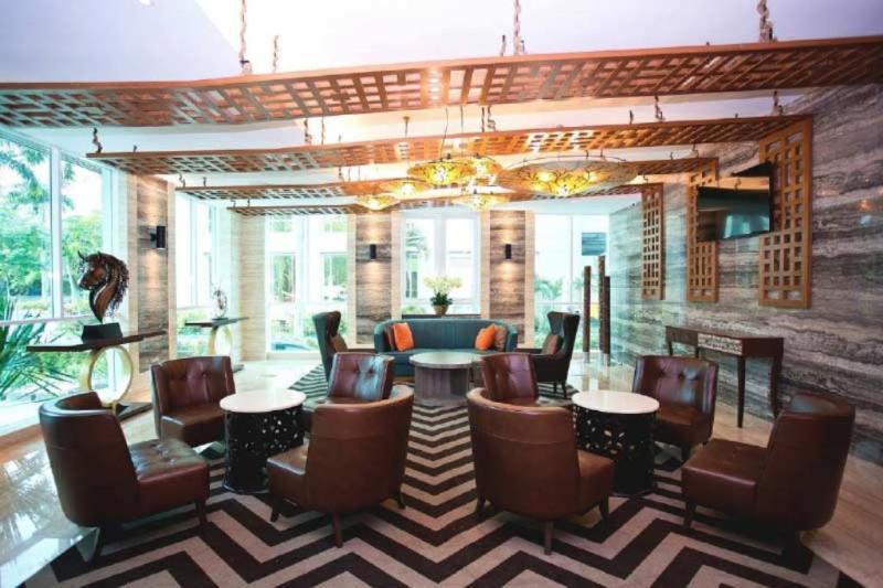 Vouk Hotel Suites, Penang George Town Eksteriør bilde
